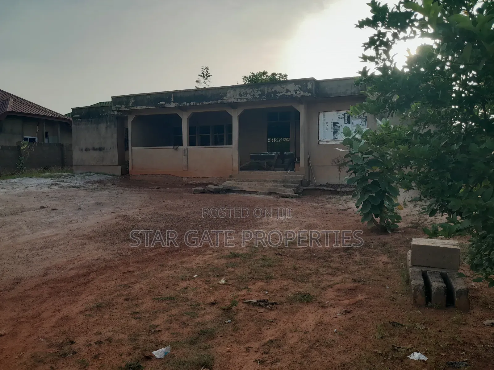 5bdrm House in Brofoyeduru Adumasa, Kumasi Metropolitan for sale