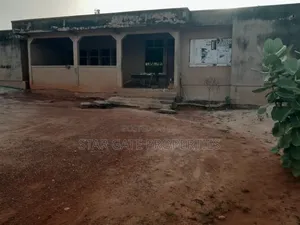 5bdrm House in Brofoyeduru Adumasa, Kumasi Metropolitan for sale