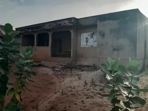5bdrm House in Brofoyeduru Adumasa, Kumasi Metropolitan for sale