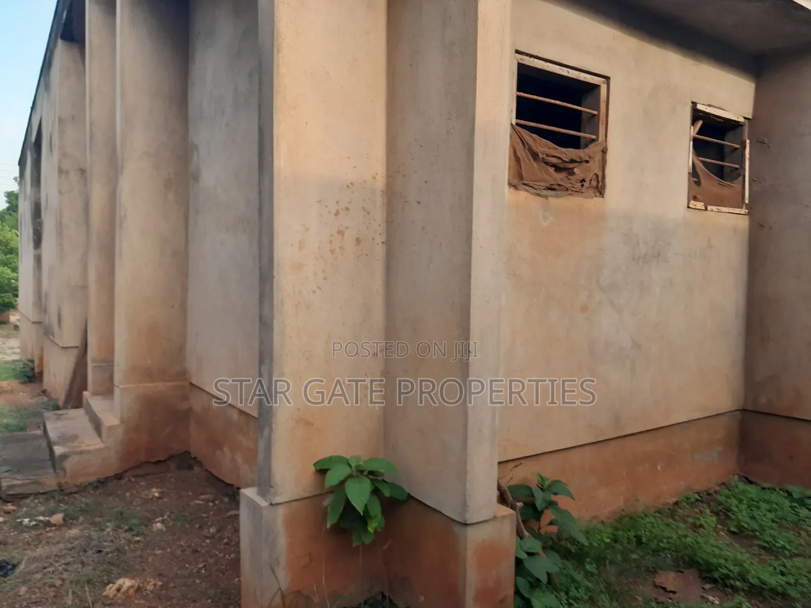 5bdrm House in Brofoyeduru Adumasa, Kumasi Metropolitan for sale
