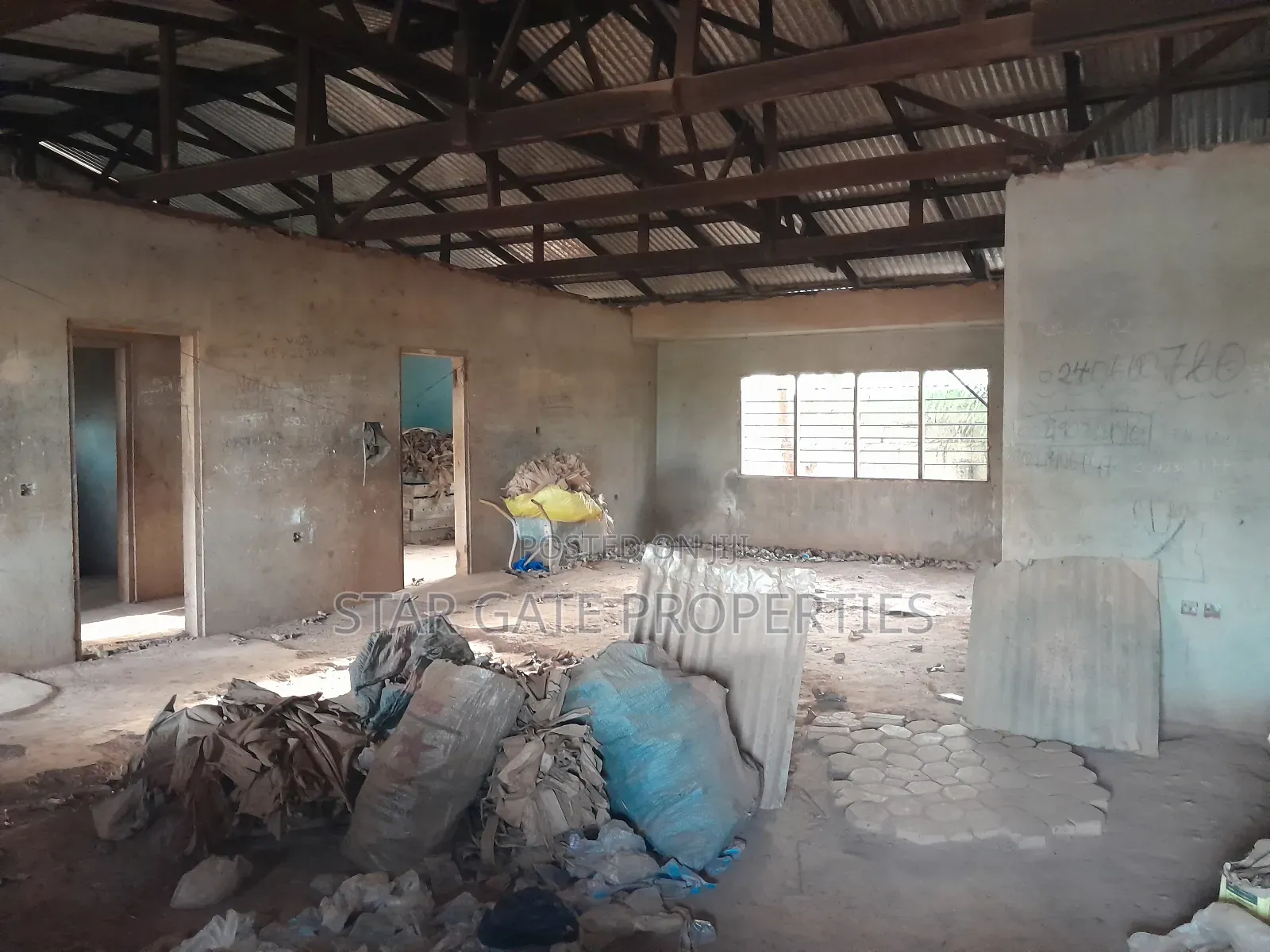 5bdrm House in Brofoyeduru Adumasa, Kumasi Metropolitan for sale