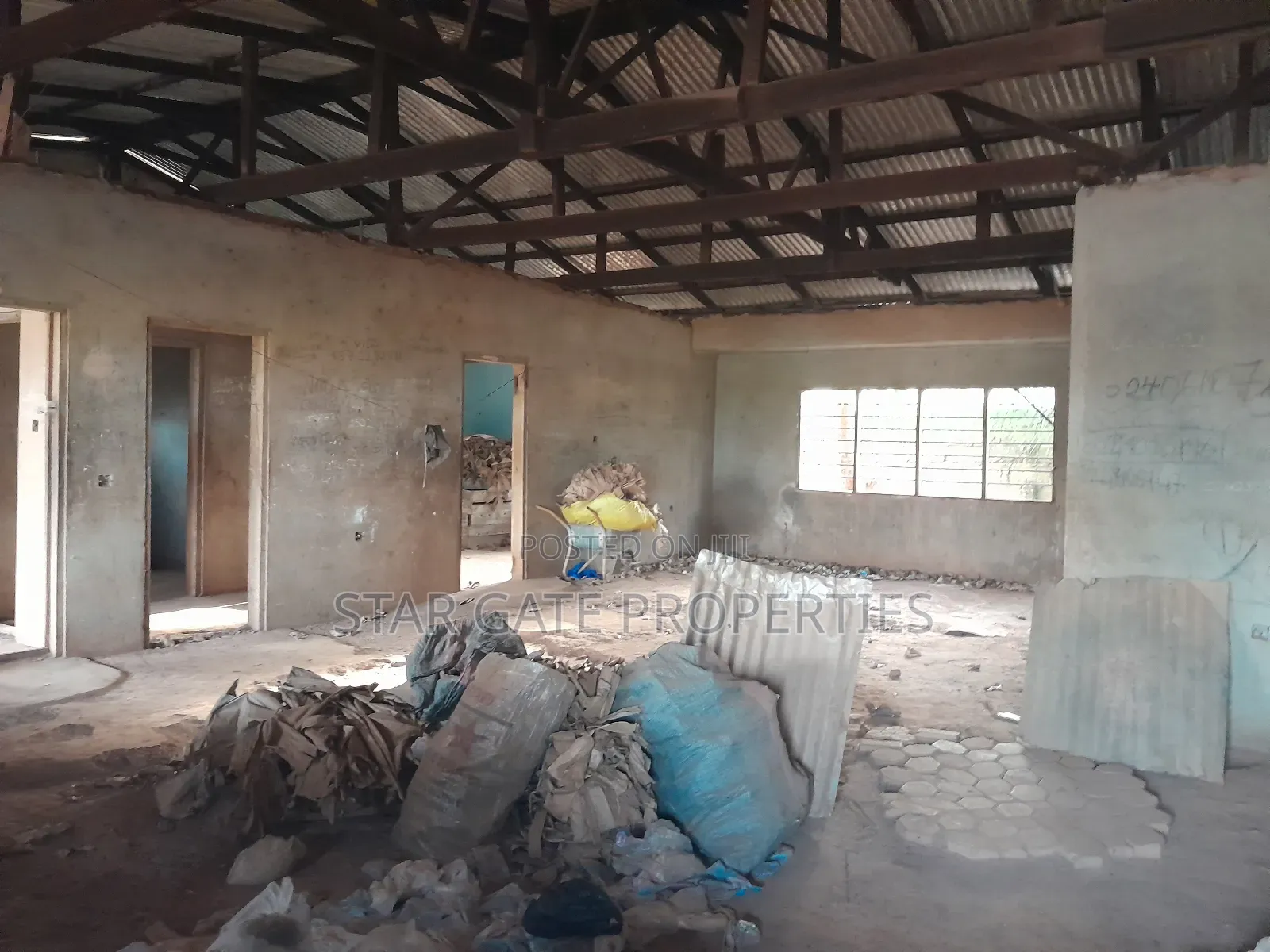 5bdrm House in Brofoyeduru Adumasa, Kumasi Metropolitan for sale