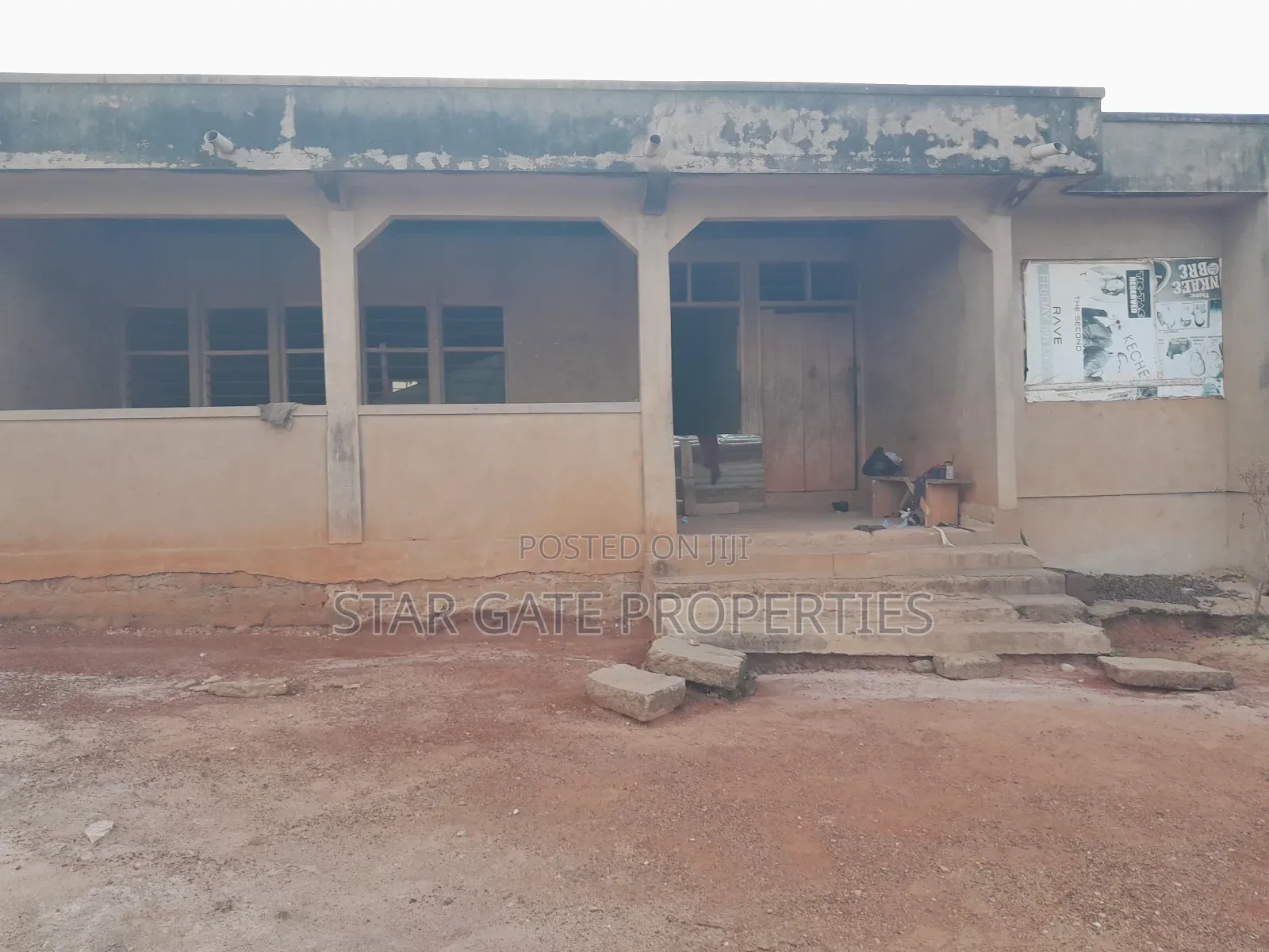 5bdrm House in Brofoyeduru Adumasa, Kumasi Metropolitan for sale