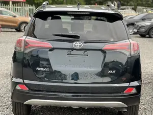 Toyota RAV4 XLE 4dr SUV (2.5L 4cyl 6A) 2018 Black
