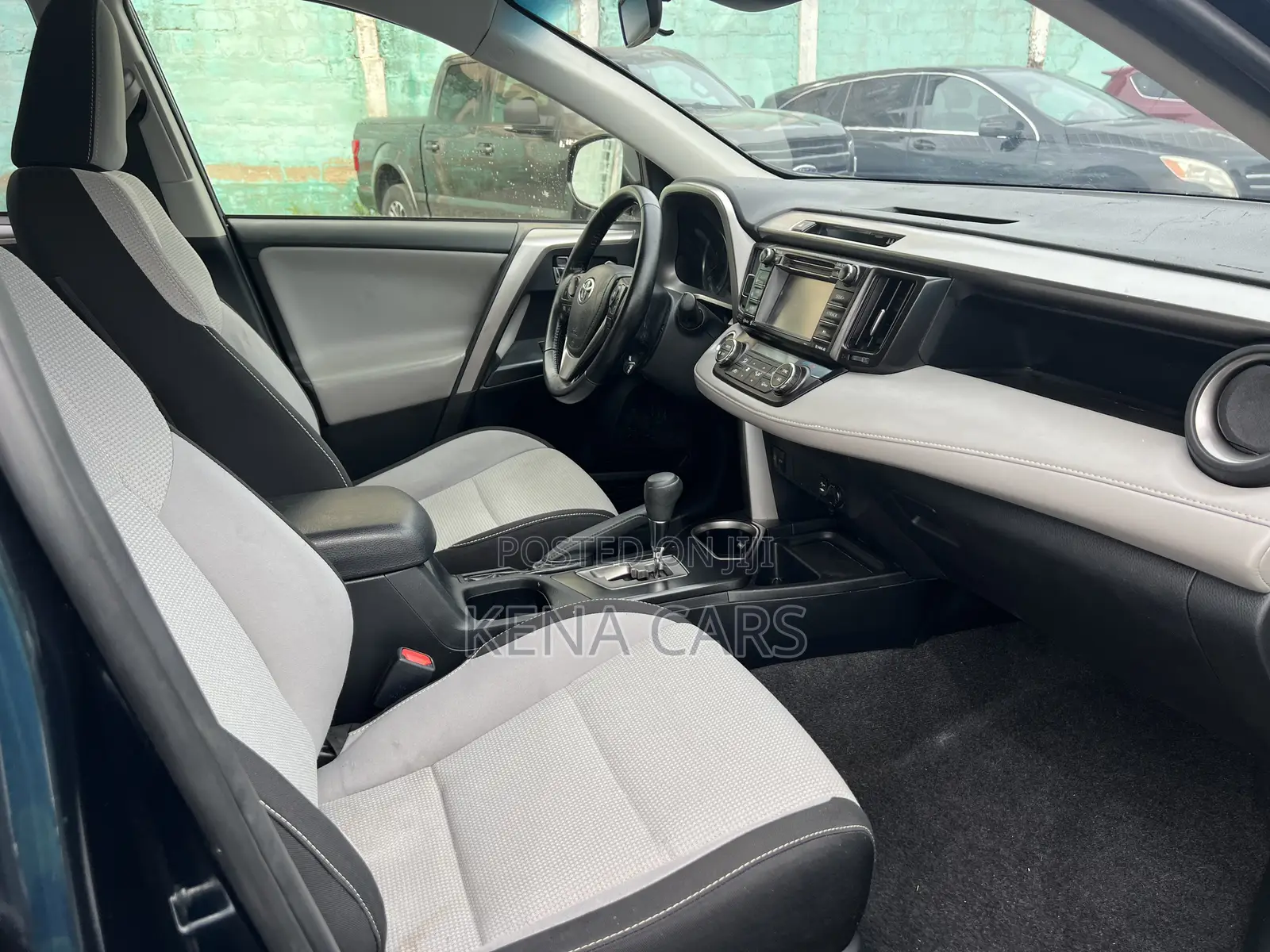 Toyota RAV4 XLE 4dr SUV (2.5L 4cyl 6A) 2018 Black