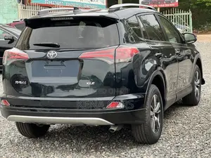 Toyota RAV4 XLE 4dr SUV (2.5L 4cyl 6A) 2018 Black