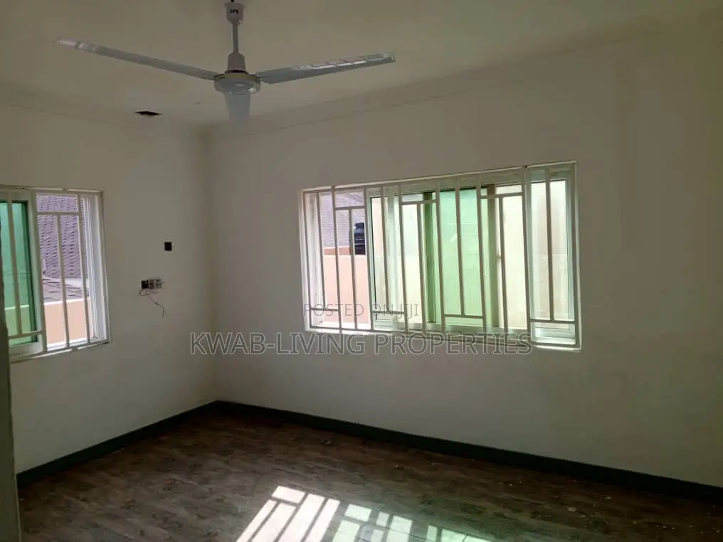 3bdrm House in Adenta for rent