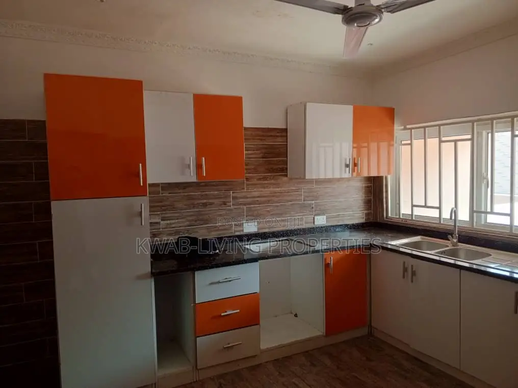 3bdrm House in Adenta for rent