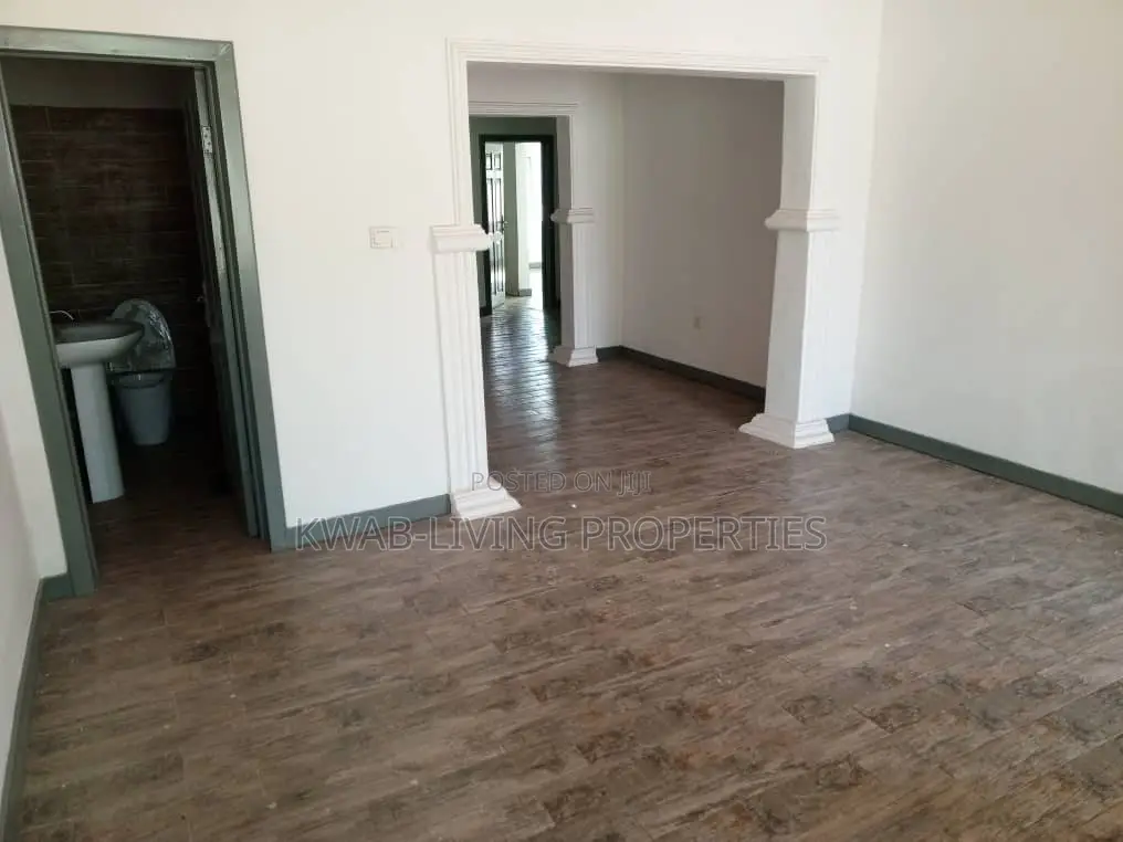 3bdrm House in Adenta for rent