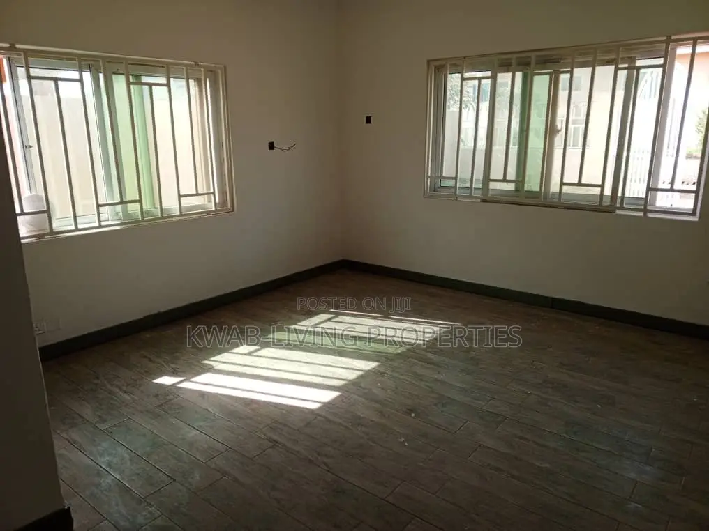 3bdrm House in Adenta for rent