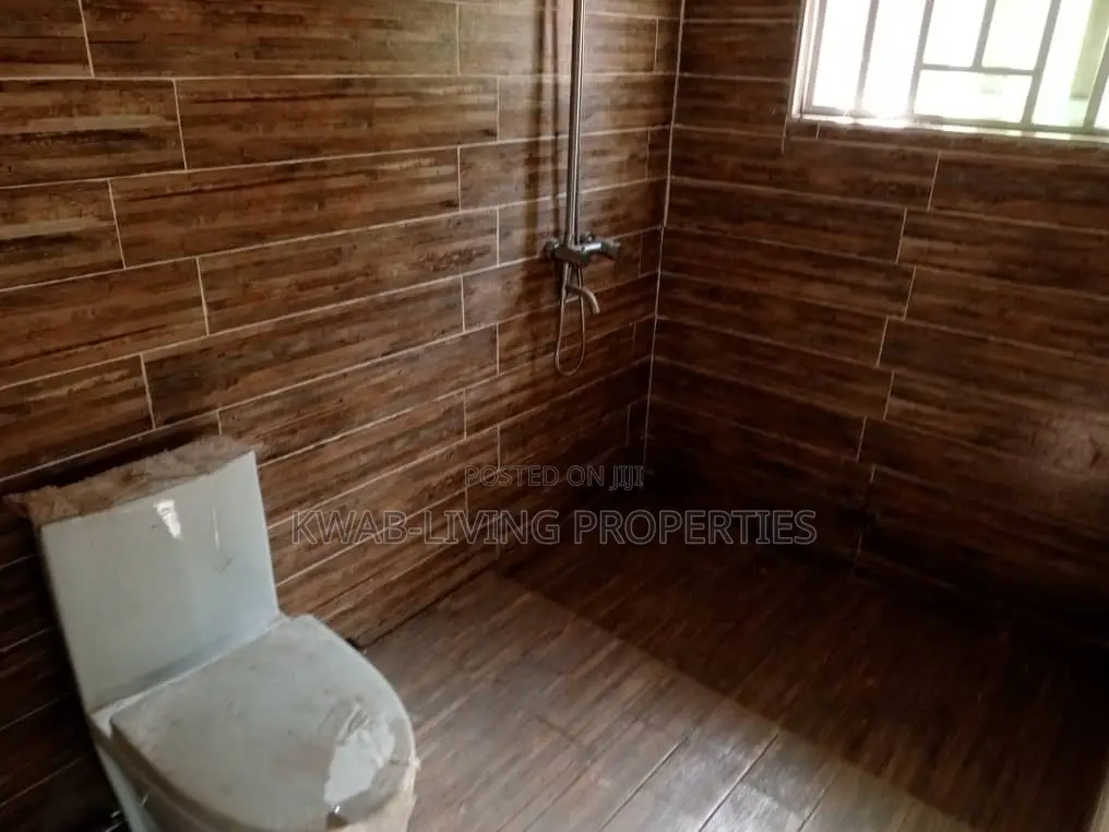 3bdrm House in Adenta for rent