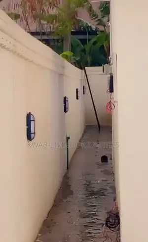2bdrm House in Adenta for sale