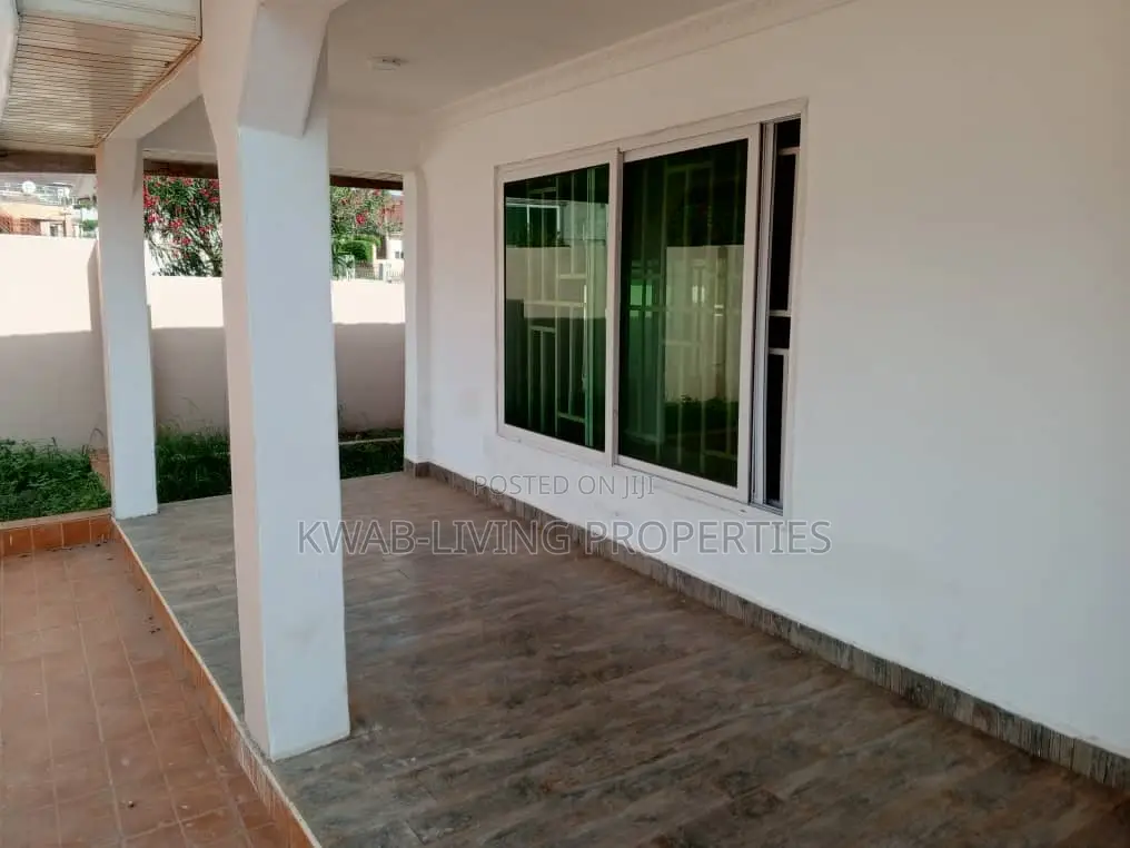 3bdrm House in Adenta for rent