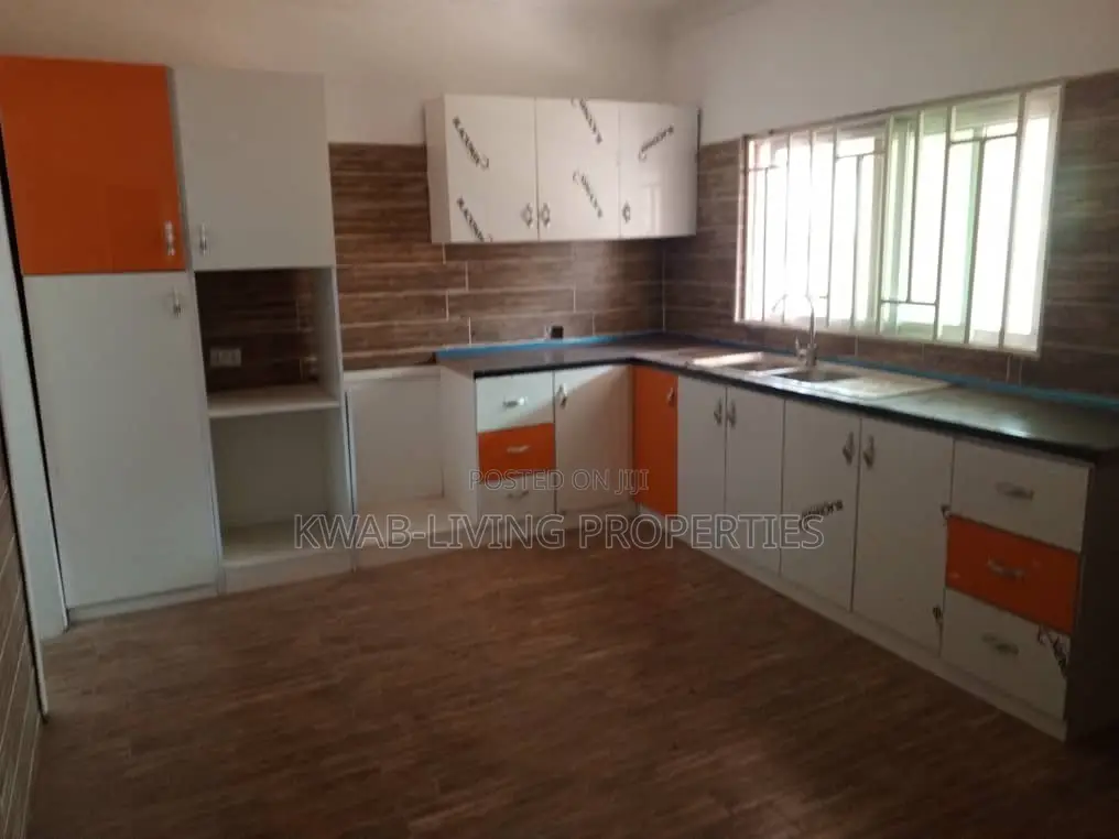 3bdrm House in Adenta for rent