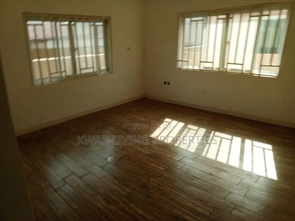 3bdrm House in Adenta for rent