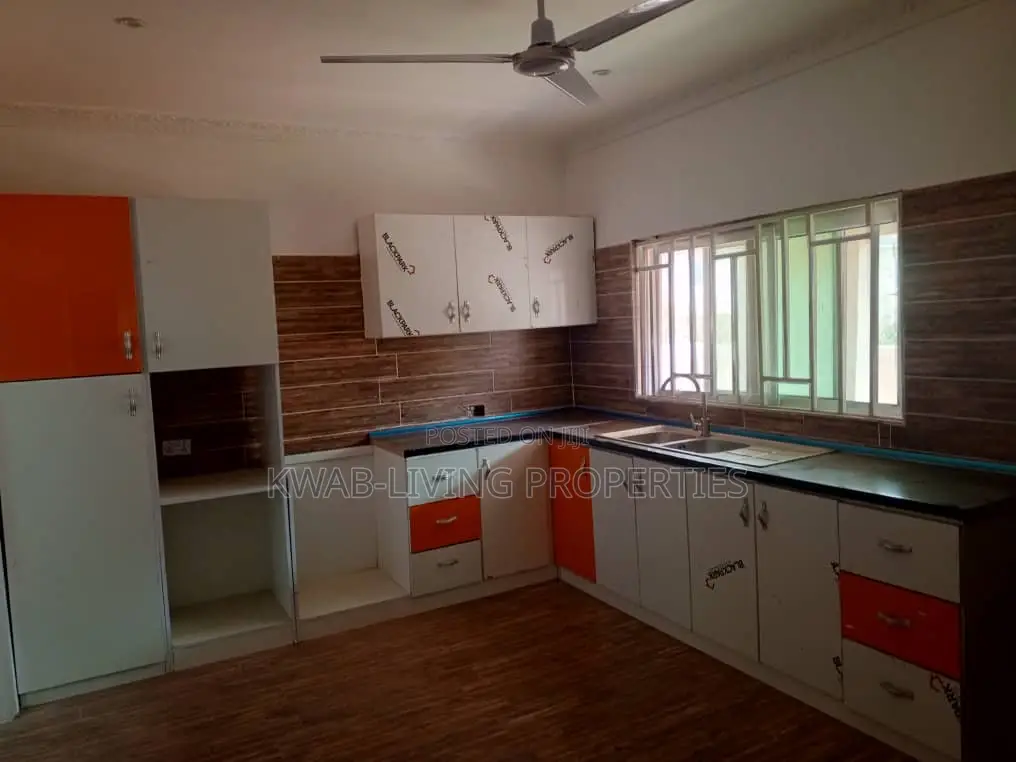 3bdrm House in Adenta for rent