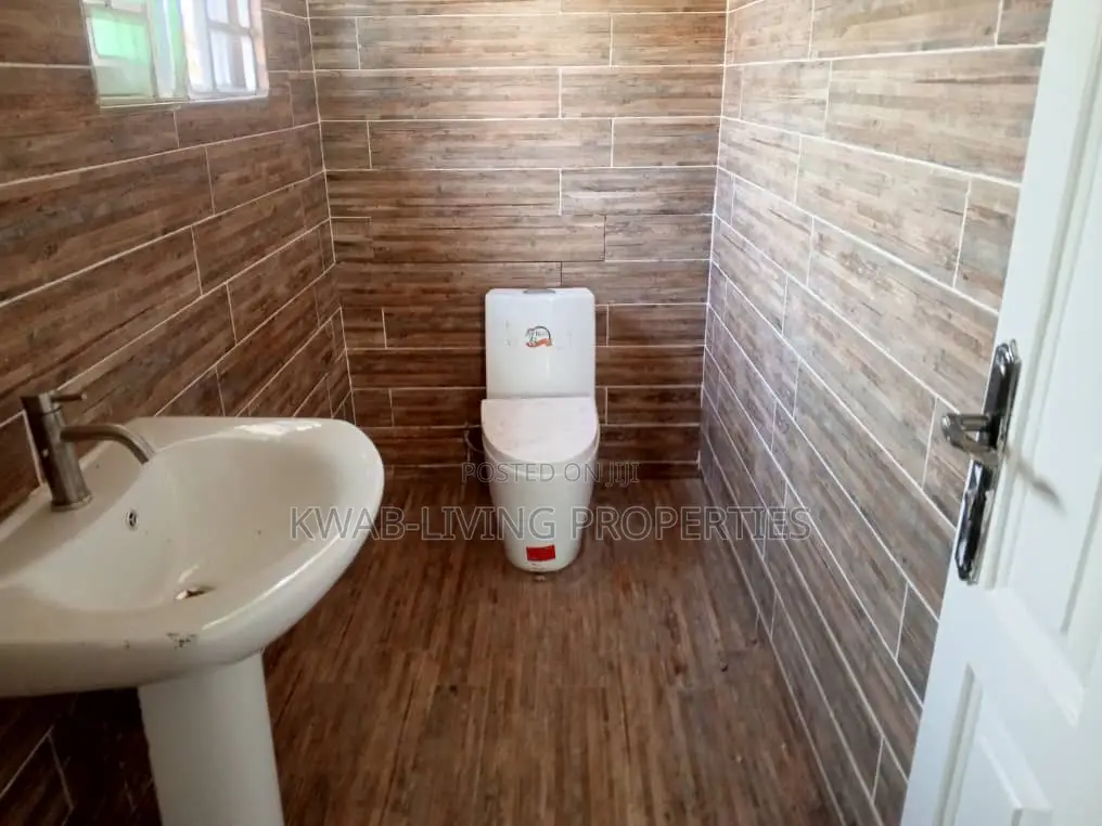 3bdrm House in Adenta for rent