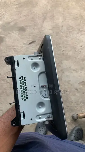 Mercedes Benz W205 C300 Original Screen