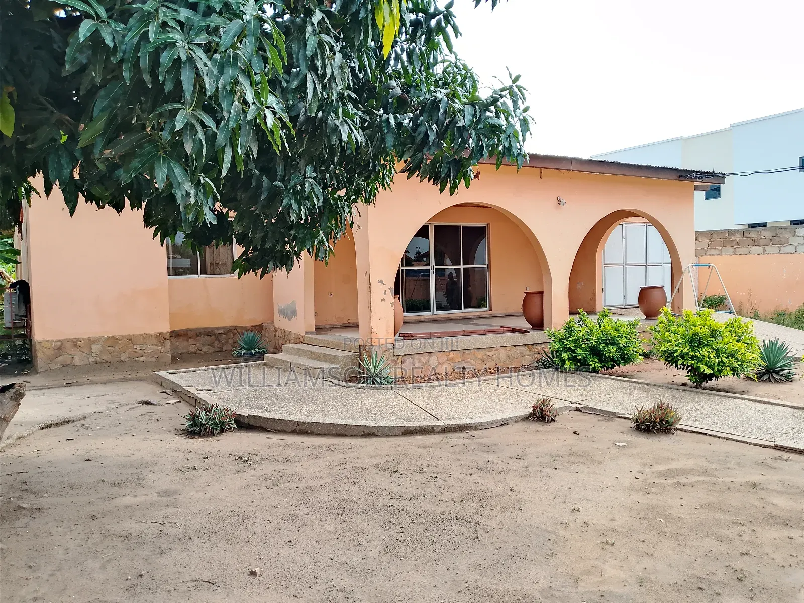 4bdrm House in Community 18 Area, Spintex for sale