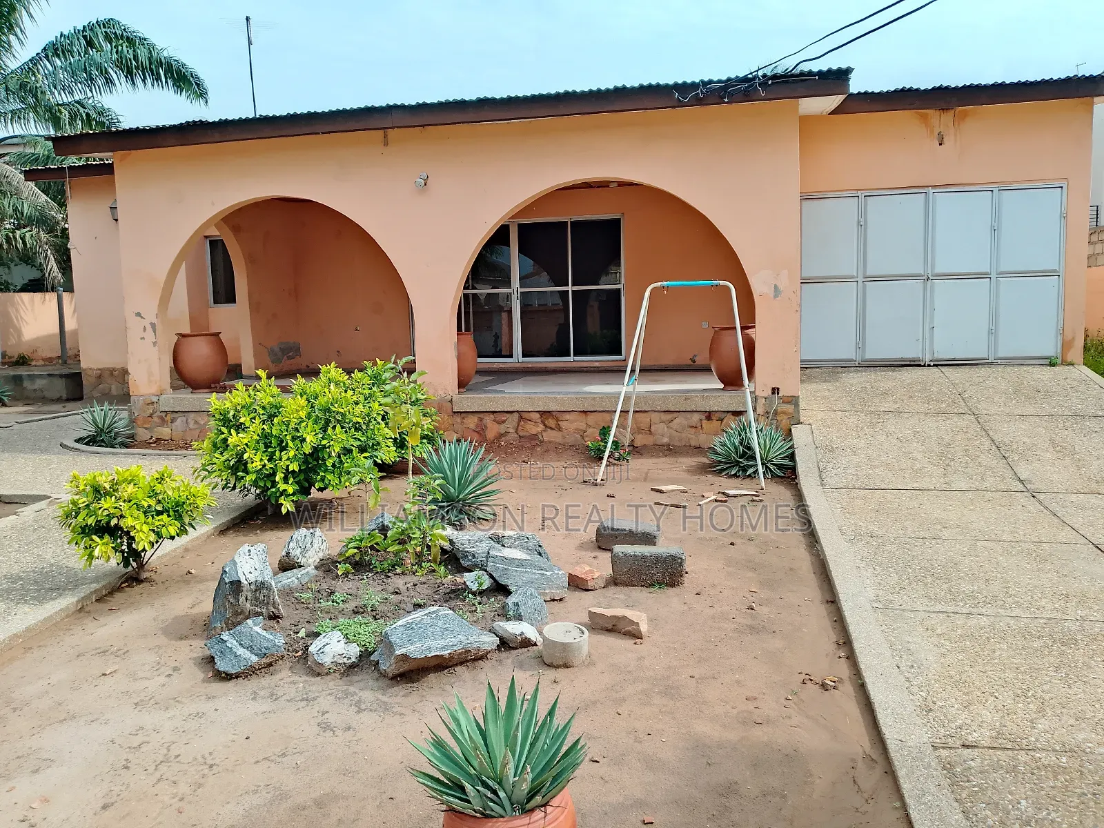 4bdrm House in Community 18 Area, Spintex for sale