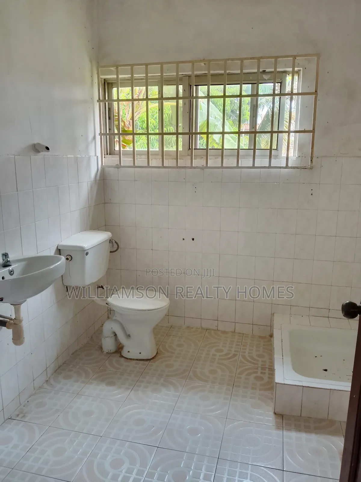 4bdrm House in Community 18 Area, Spintex for sale