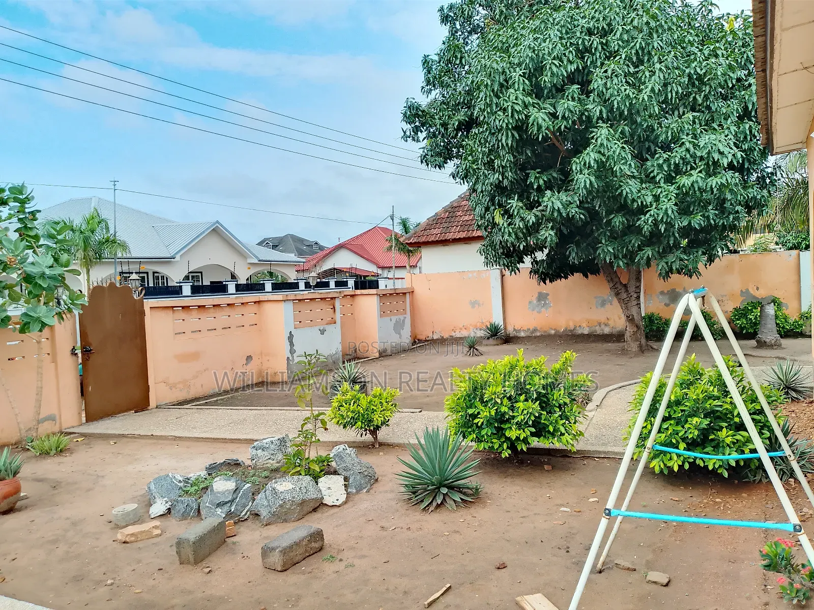 4bdrm House in Community 18 Area, Spintex for sale
