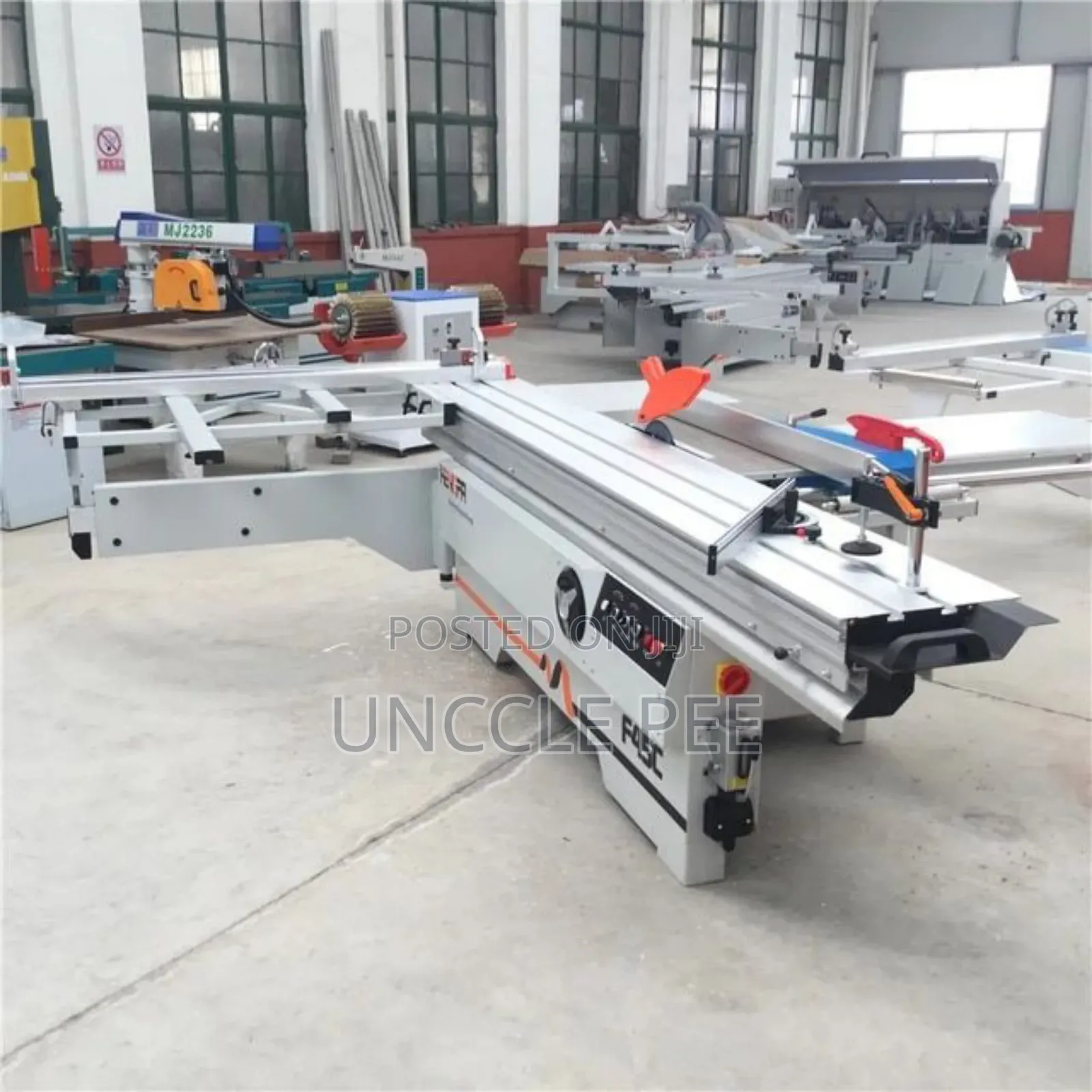 Sliding Table Saw Cutting Machine