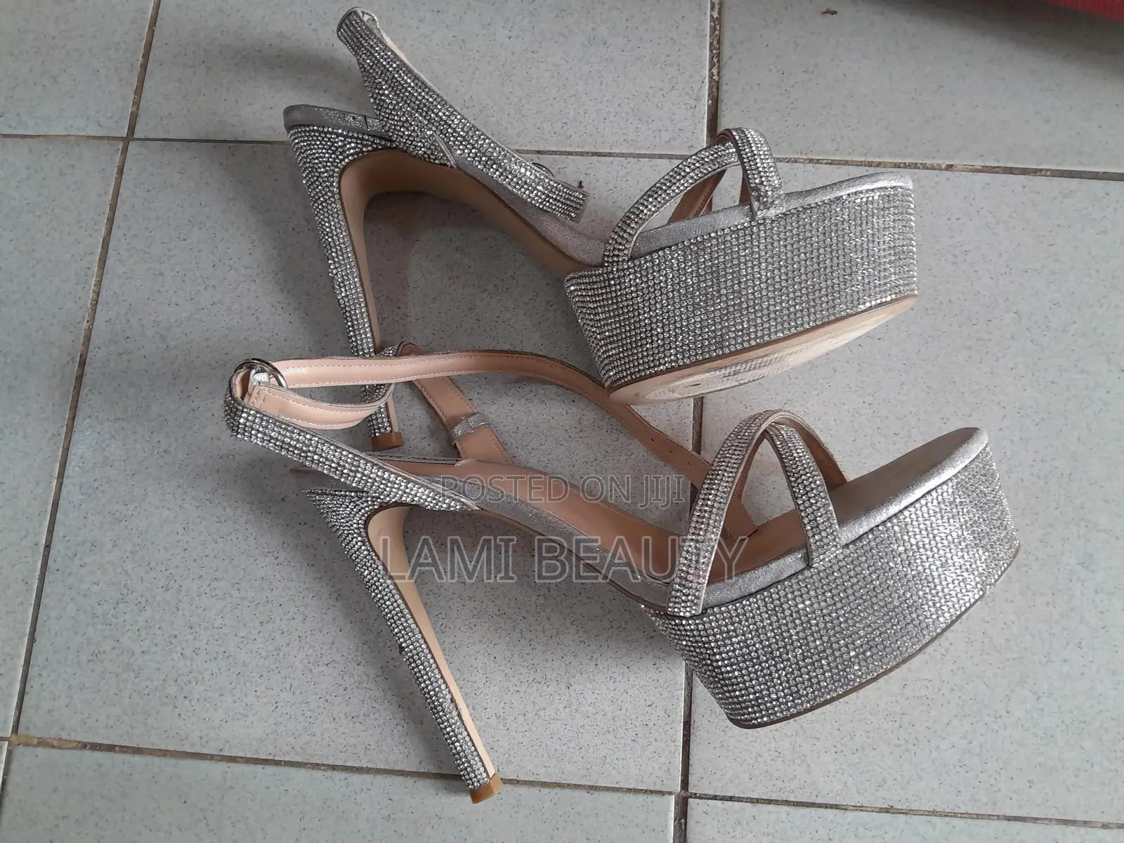 Silver Stones Plat Form Heel