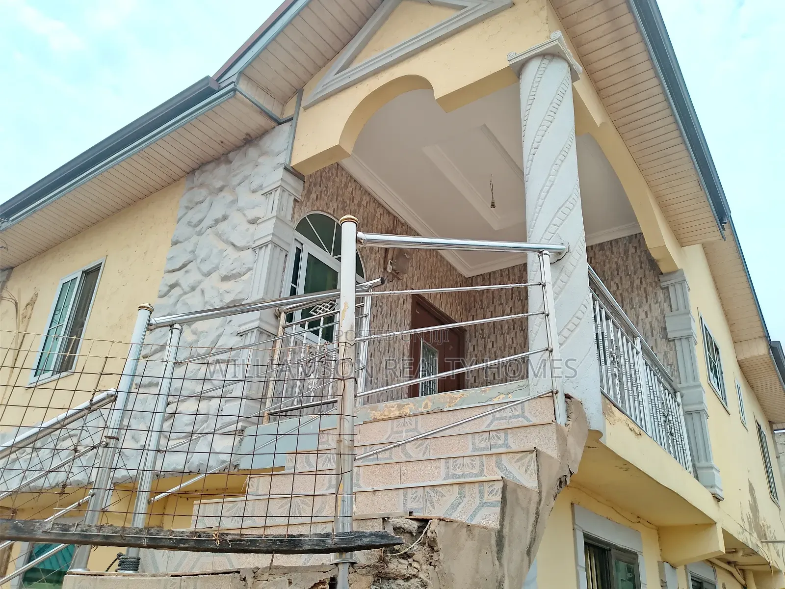 3bdrm Apartment in Hfc Estate Area, Spintex for rent
