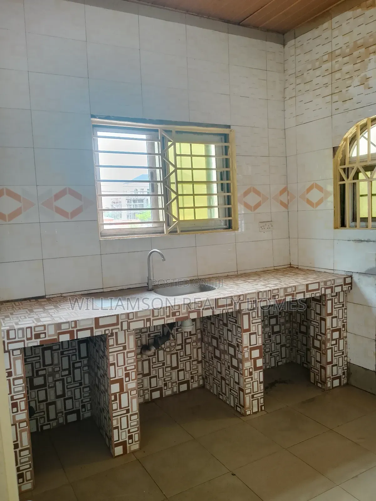3bdrm Apartment in Hfc Estate Area, Spintex for rent