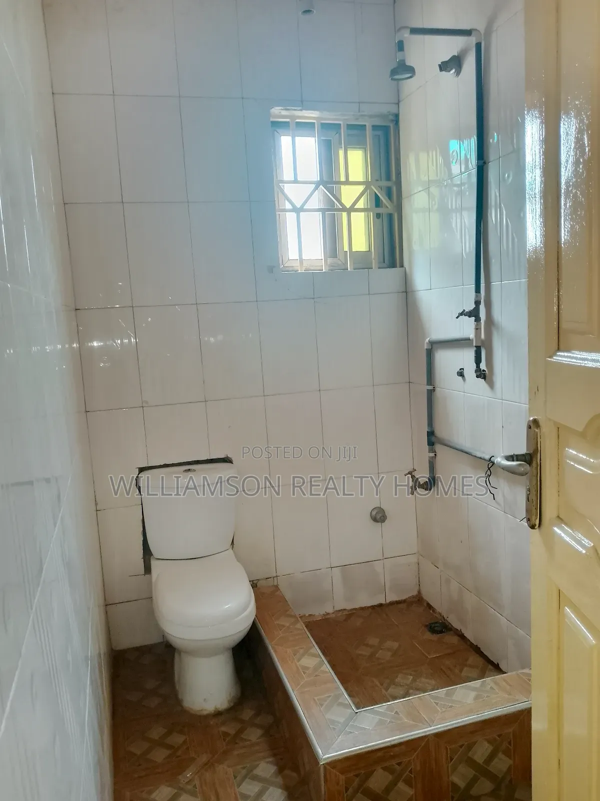 3bdrm Apartment in Hfc Estate Area, Spintex for rent