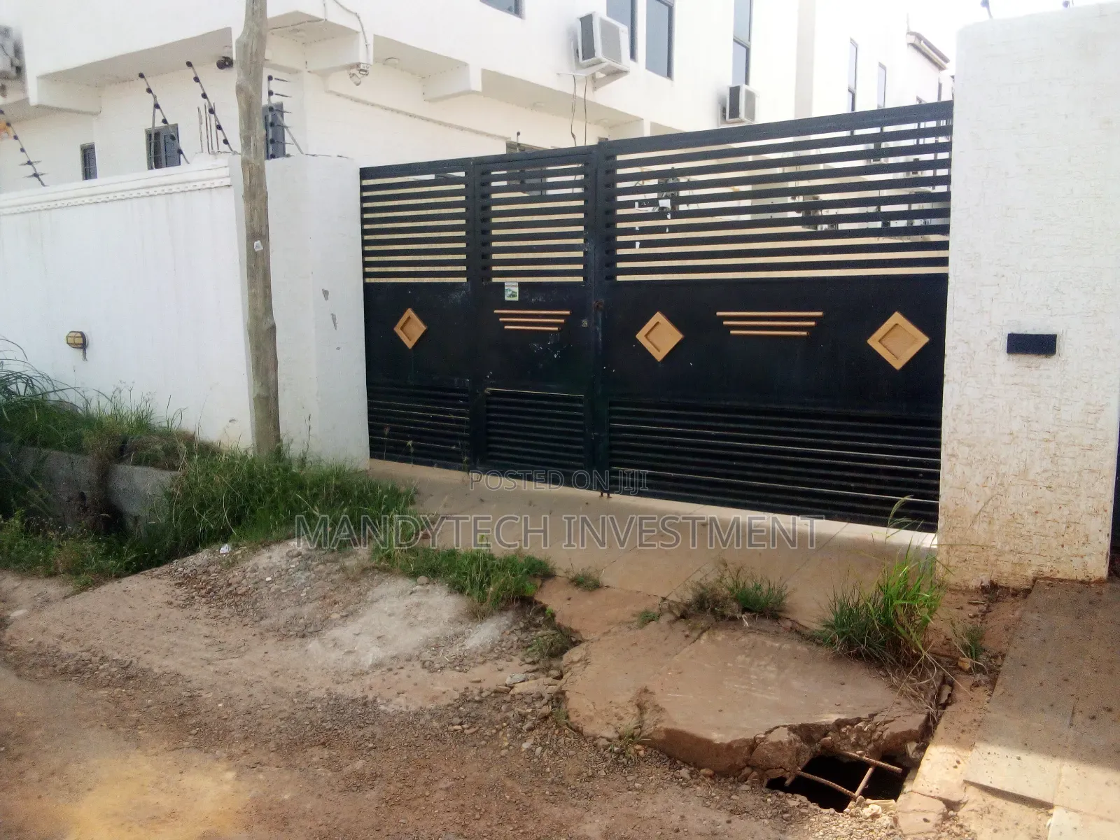 3 Bedroom House by Main Road - Nmai Dzorn - Nana Krom