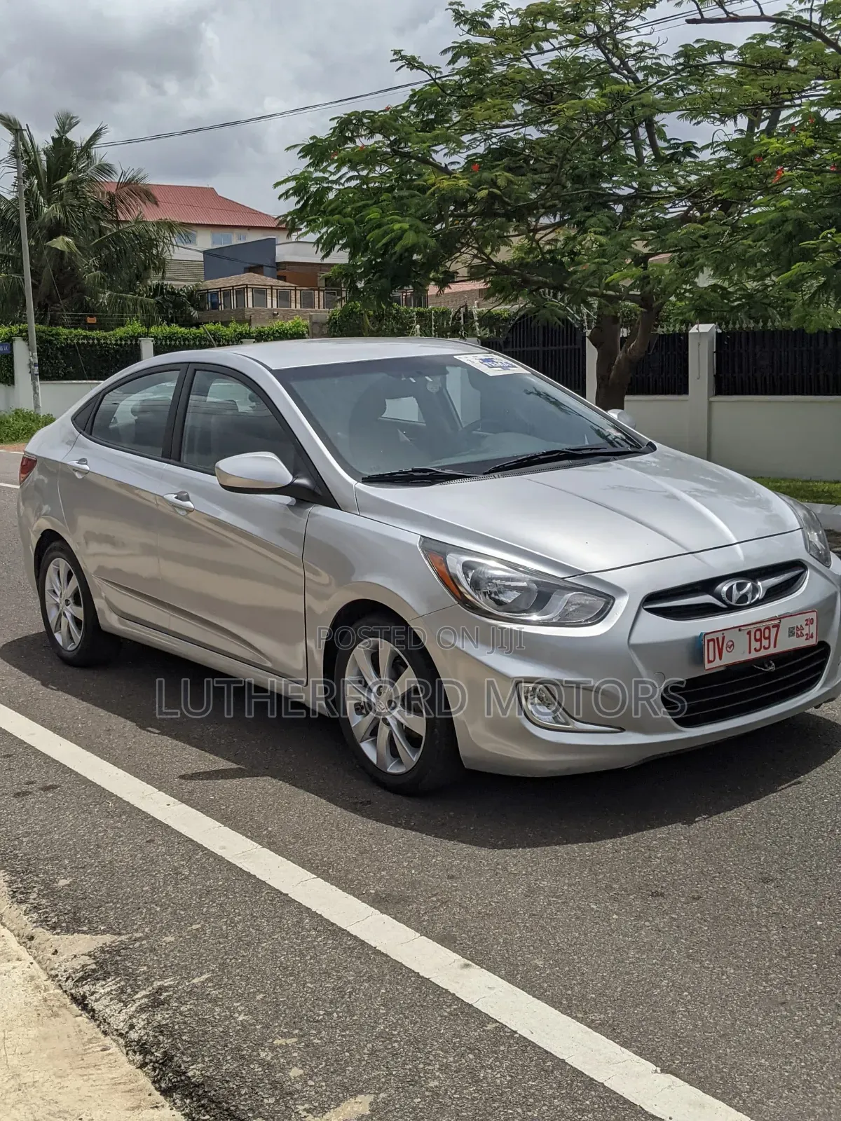 Hyundai Accent 2013 Silver