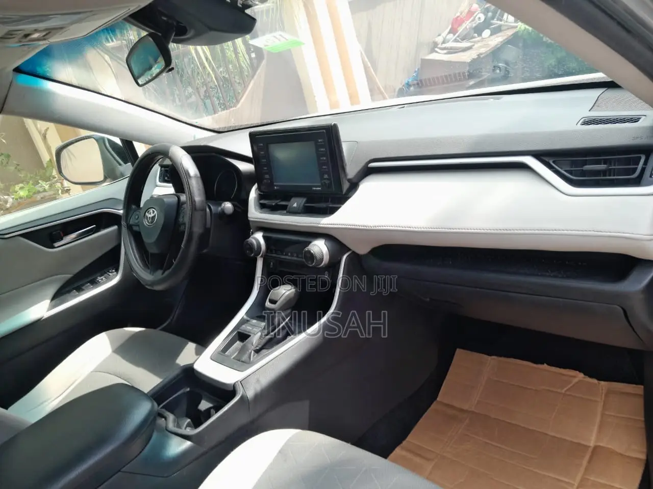 Toyota RAV4 XLE AWD 2020 Gray