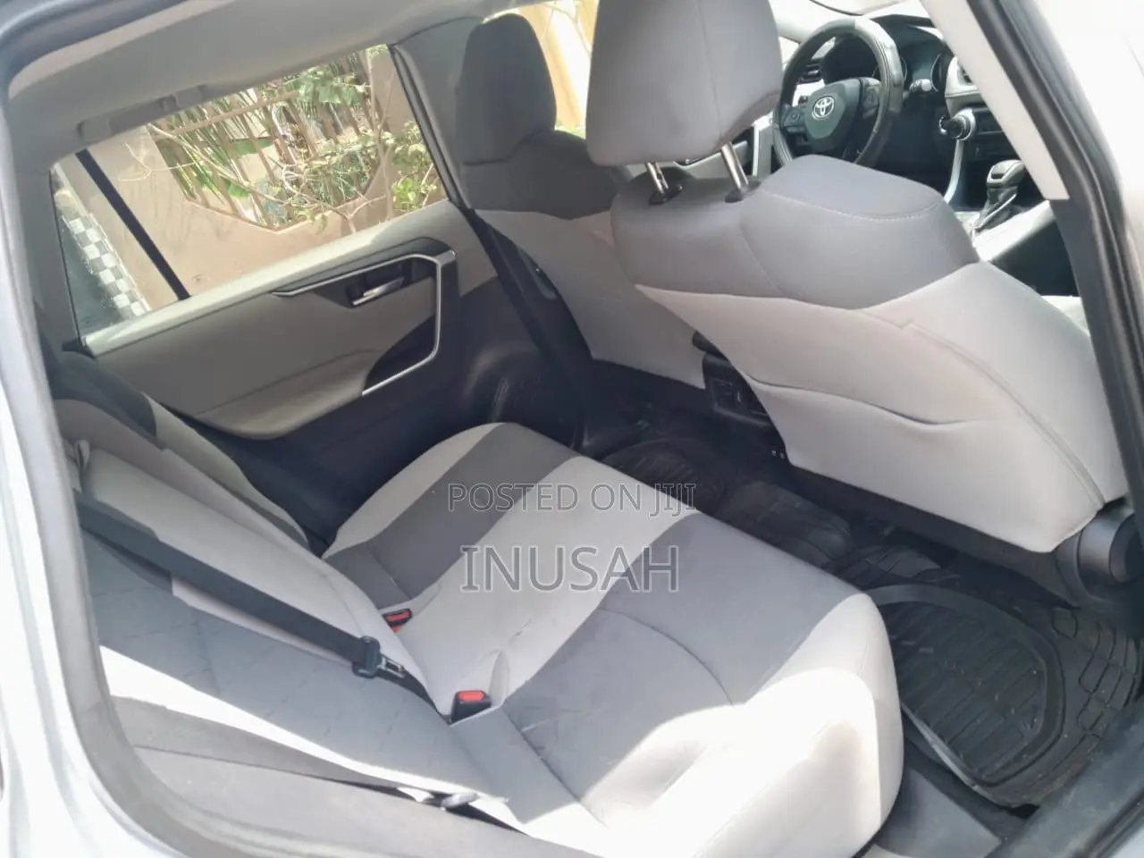Toyota RAV4 XLE AWD 2020 Gray