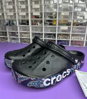 Black Unisex Bayaband Crocs