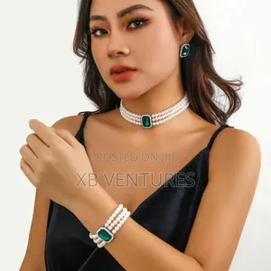 3 Pieces Green Pendant Necklace Bracelet Earrings Set