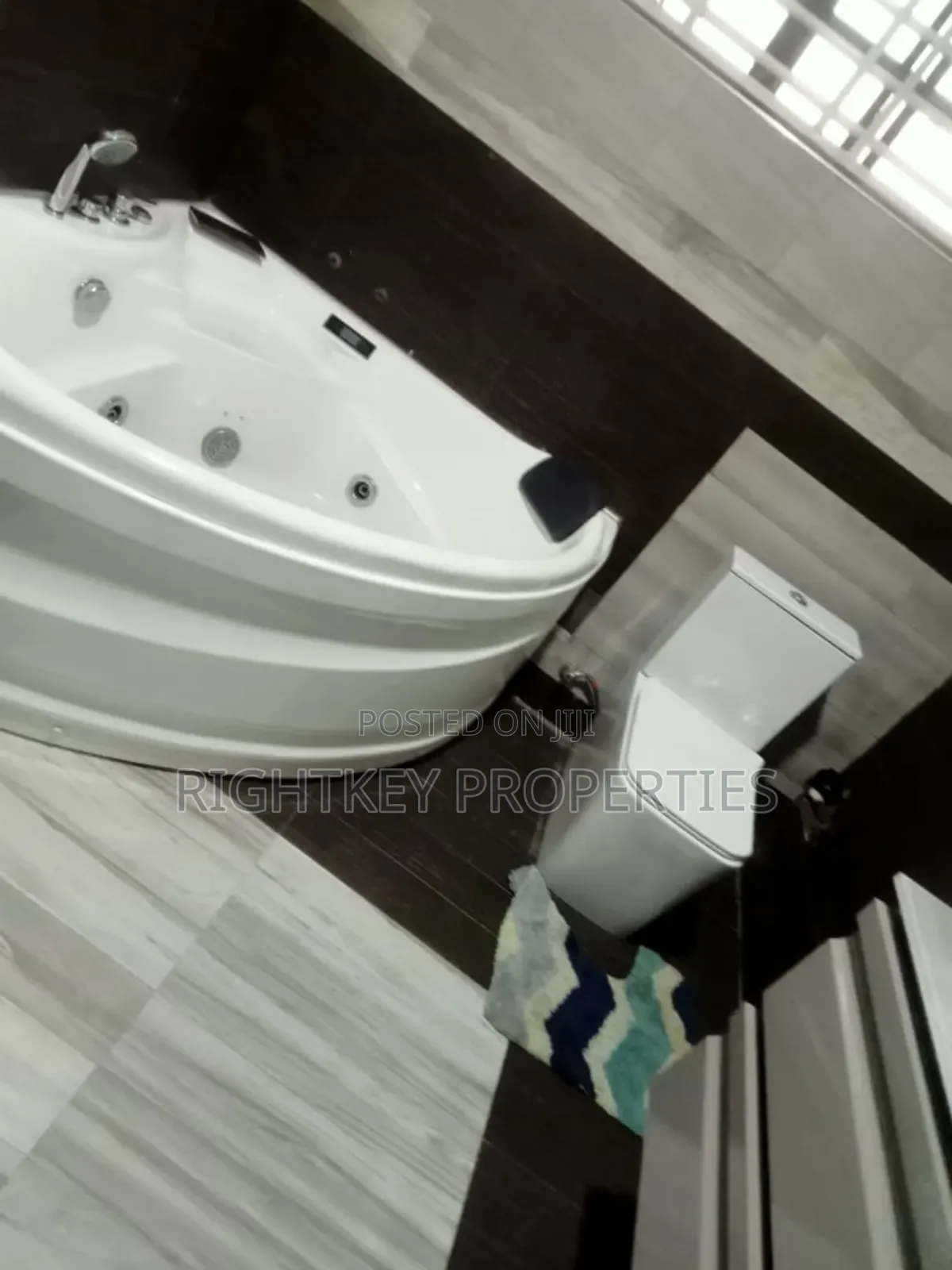 6bdrm Duplex in Awomaso, Kumasi Metropolitan for sale