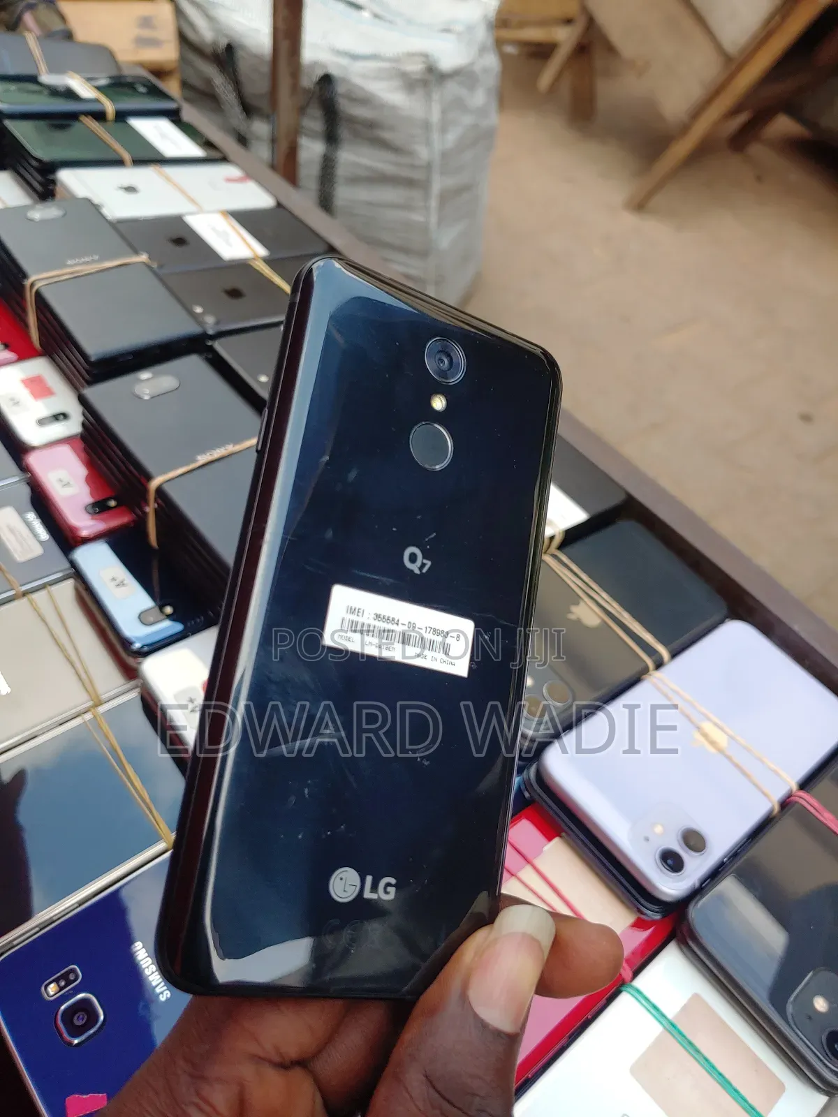 LG Q7 32 GB Black