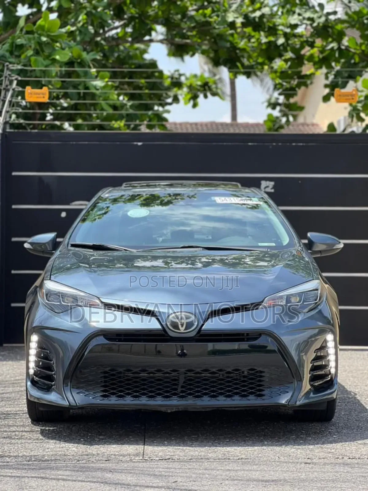 Toyota Corolla SE (1.8L 4cyl 2A) 2018 Silver