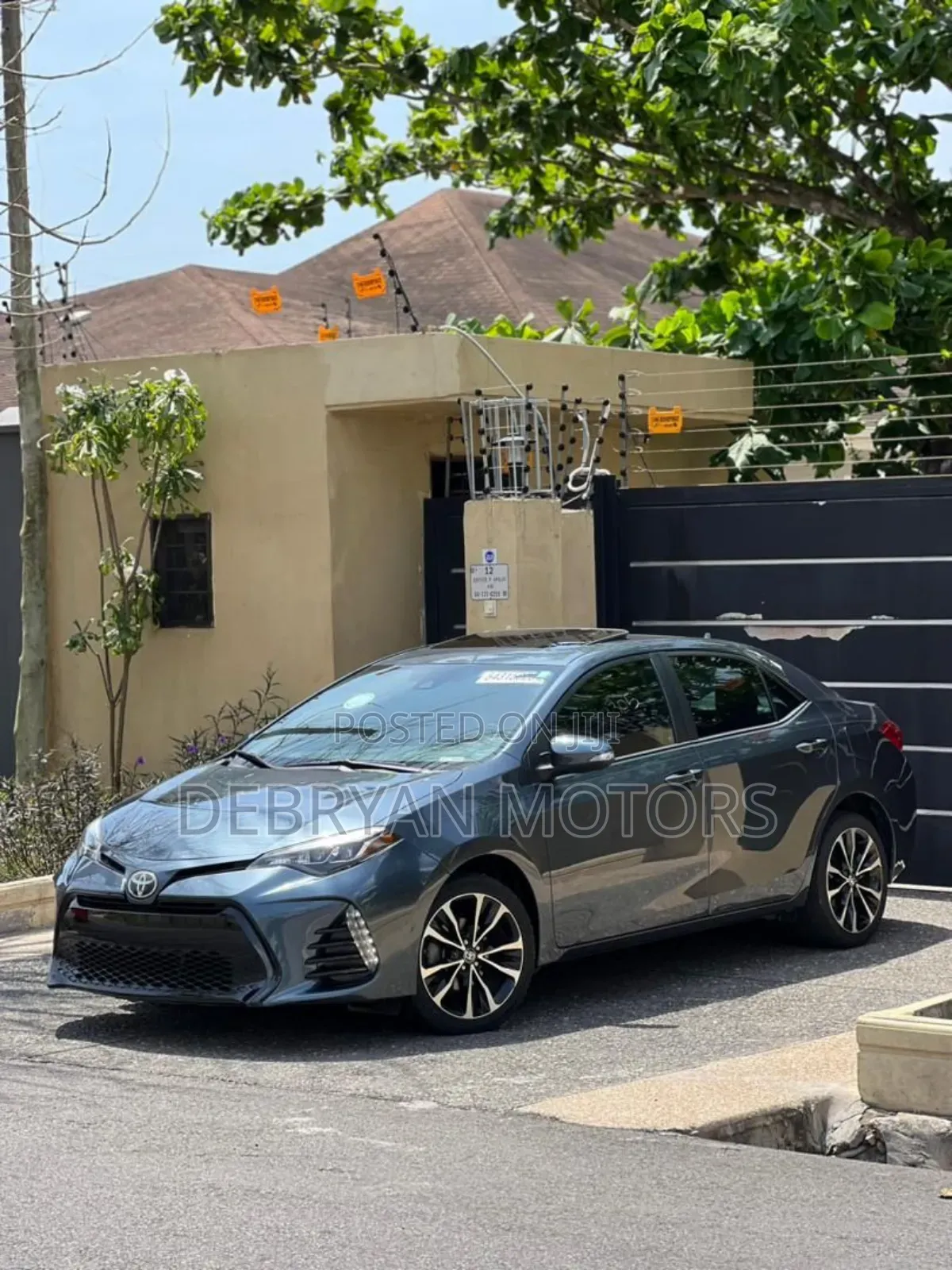 Toyota Corolla SE (1.8L 4cyl 2A) 2018 Silver