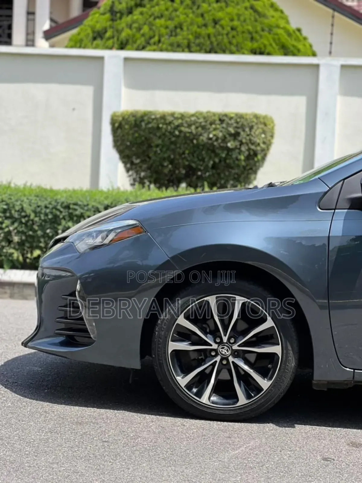 Toyota Corolla SE (1.8L 4cyl 2A) 2018 Silver