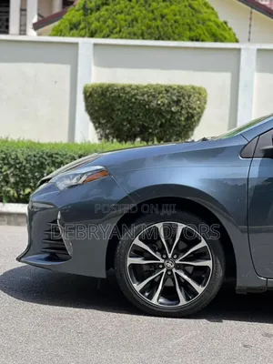 Toyota Corolla SE (1.8L 4cyl 2A) 2018 Silver