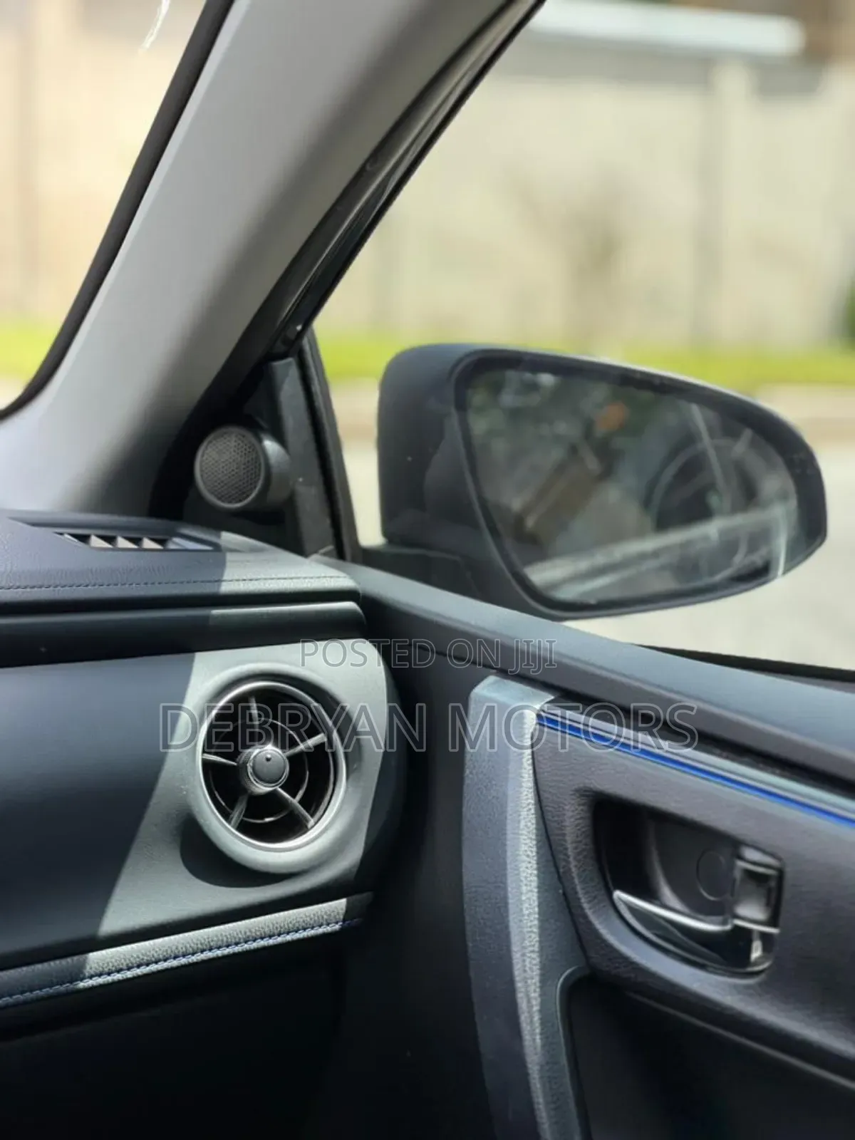 Toyota Corolla SE (1.8L 4cyl 2A) 2018 Silver