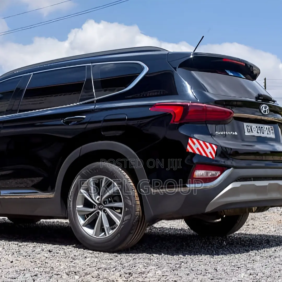 Hyundai Santefe For Rent Come With A Driver