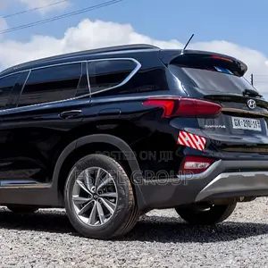 Hyundai Santefe For Rent Come With A Driver