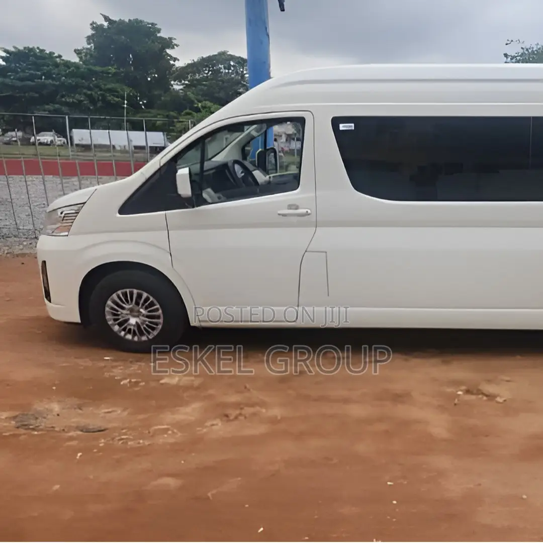 Hiace Bus for Rent Come With a Driver