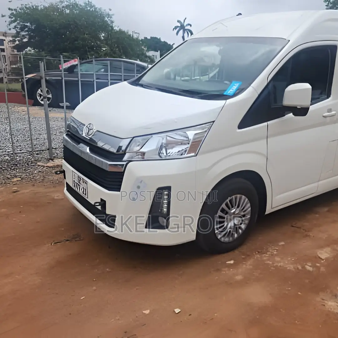 Hiace Bus for Rent Come With a Driver