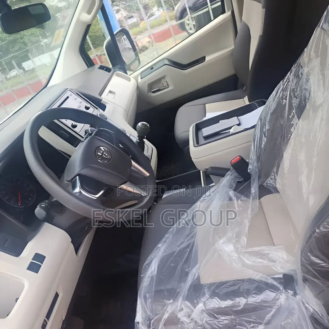 Hiace Bus for Rent Come With a Driver