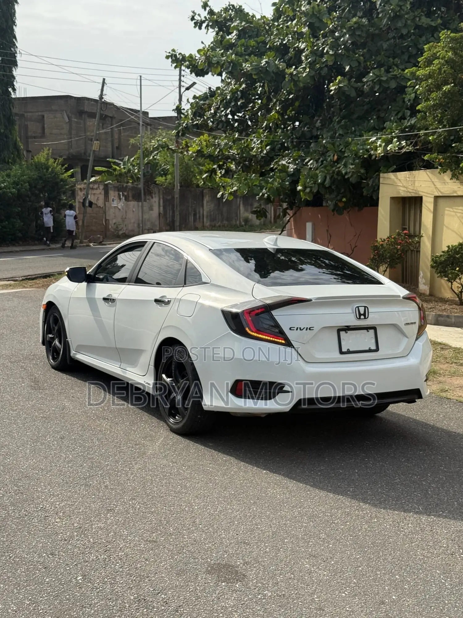 Honda Civic Touring 4dr Sedan (1.5L 4cyl) 2016 White